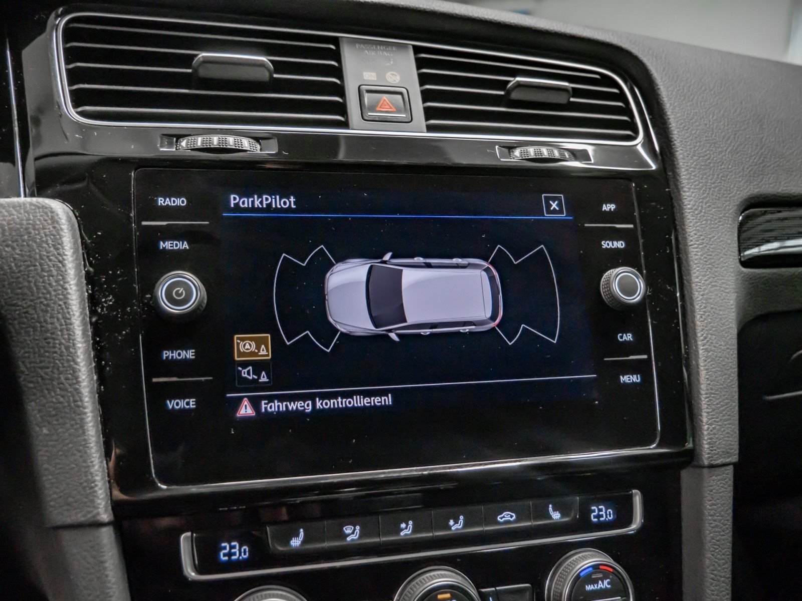 Golf VII SOUND TSI+AHK+ALU 16+SITZHEIZUNG+ACC+EINPARKHILFE+KLIMA+APP CONNECT