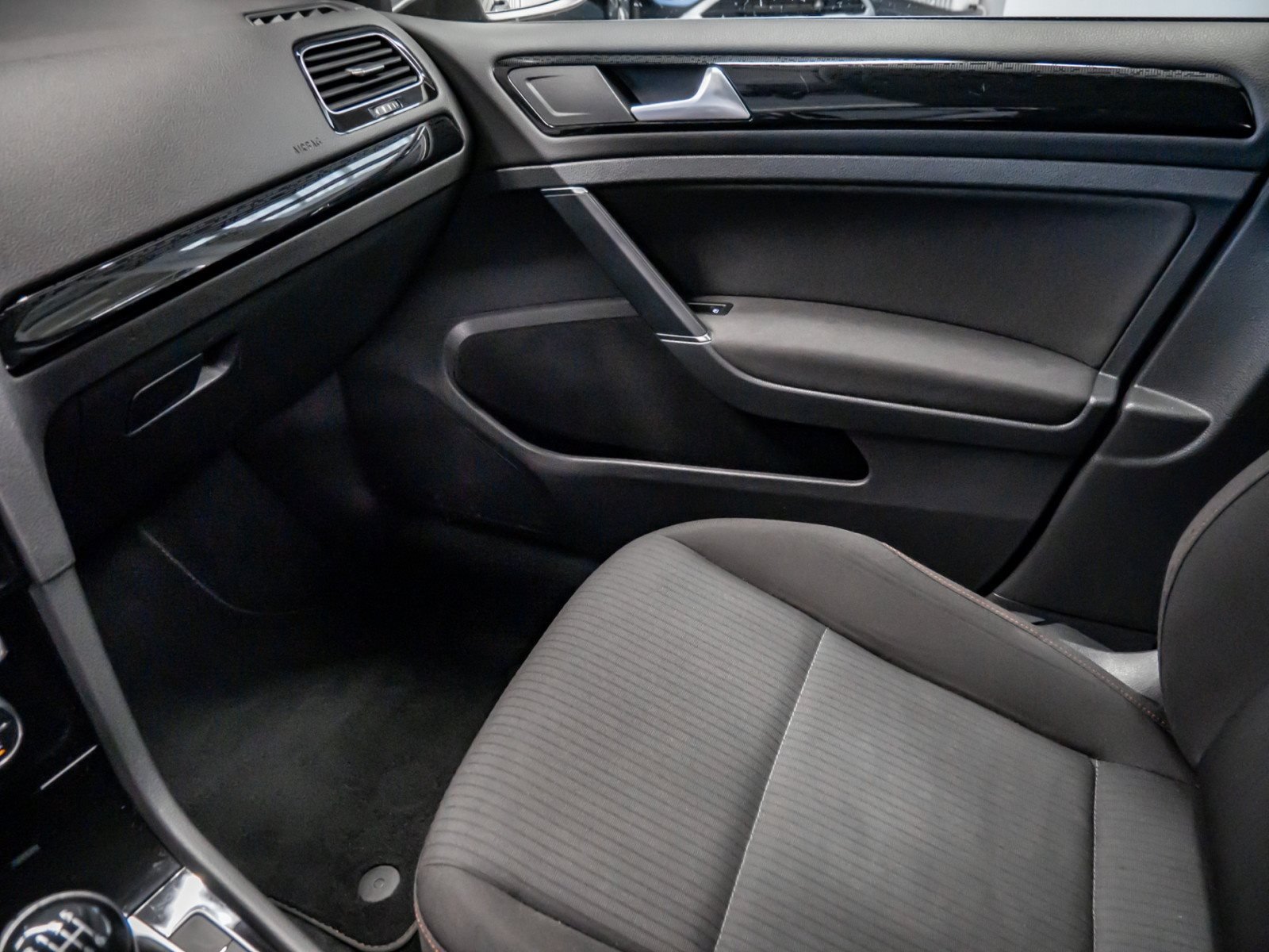 Golf VII SOUND TSI+AHK+ALU 16+SITZHEIZUNG+ACC+EINPARKHILFE+KLIMA+APP CONNECT