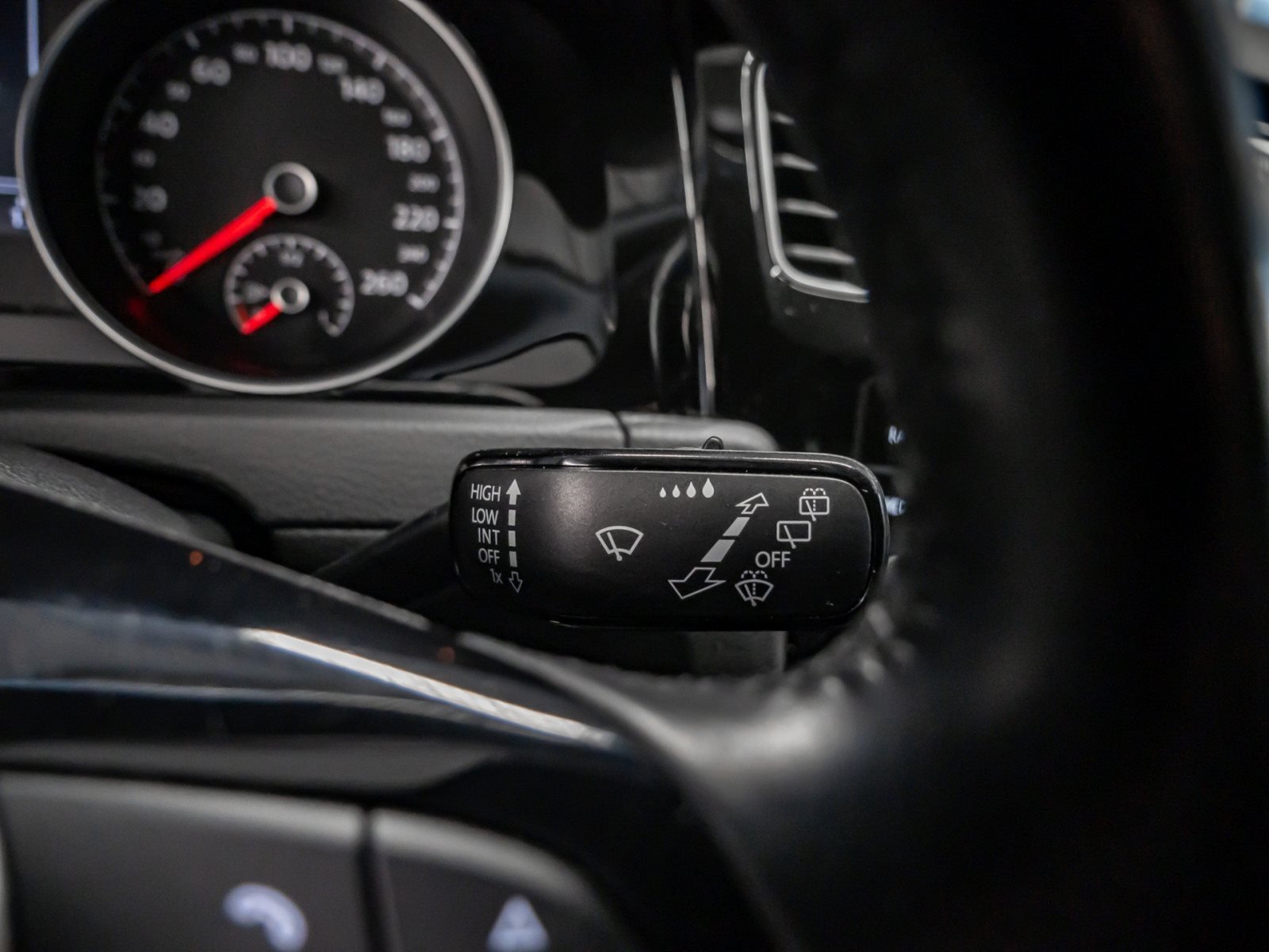 Golf VII SOUND TSI+AHK+ALU 16+SITZHEIZUNG+ACC+EINPARKHILFE+KLIMA+APP CONNECT