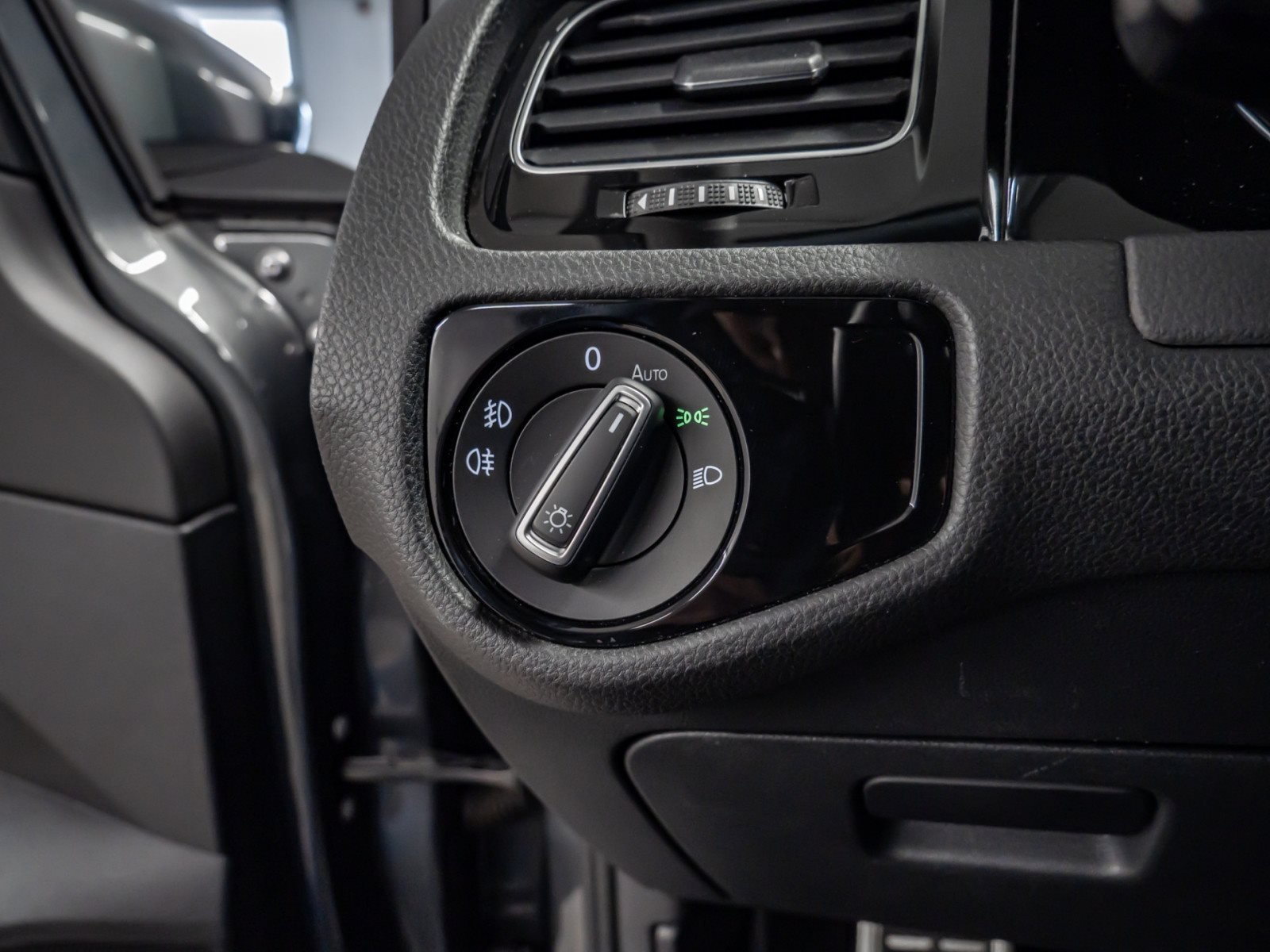 Golf VII SOUND TSI+AHK+ALU 16+SITZHEIZUNG+ACC+EINPARKHILFE+KLIMA+APP CONNECT