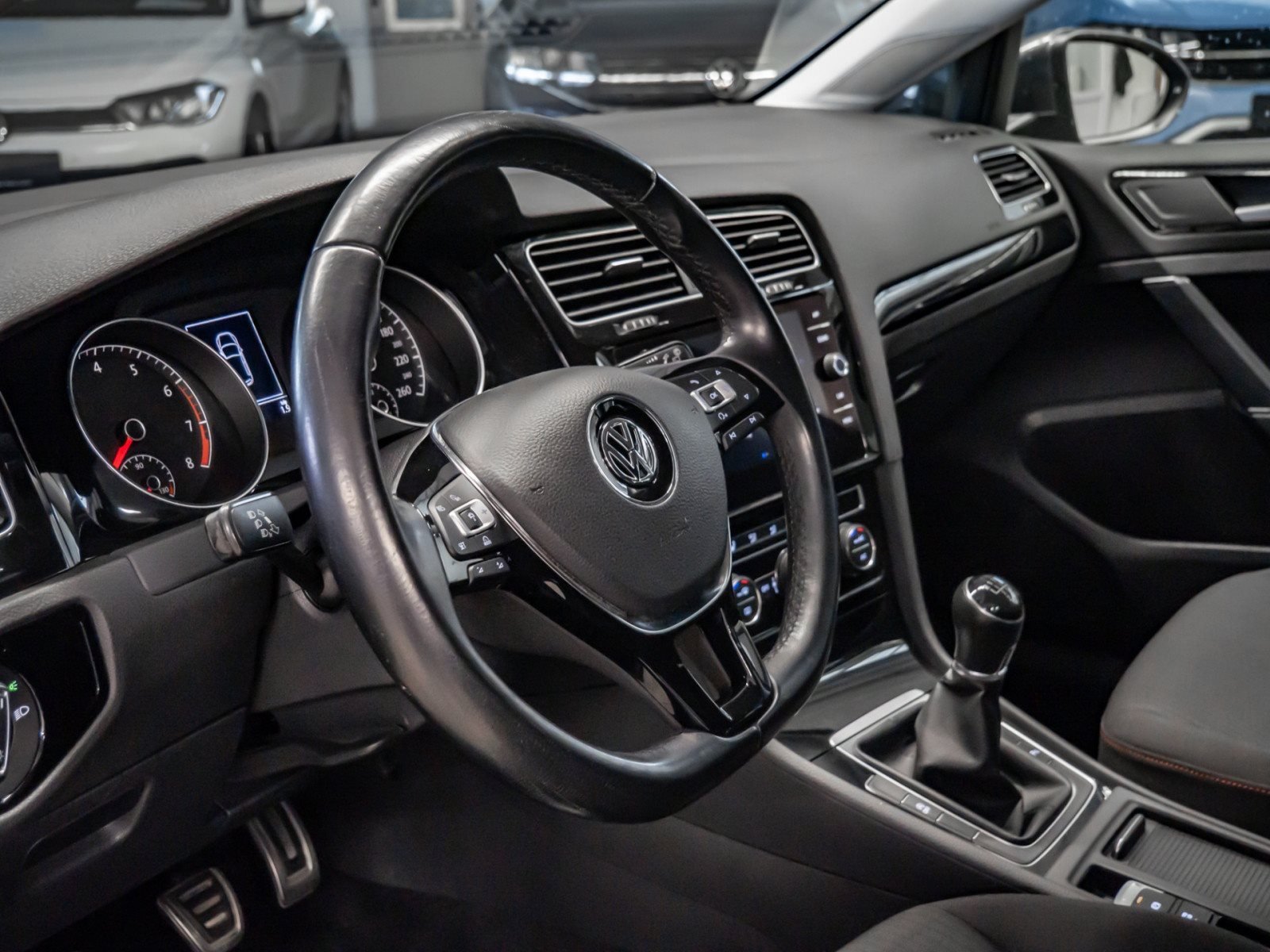 Golf VII SOUND TSI+AHK+ALU 16+SITZHEIZUNG+ACC+EINPARKHILFE+KLIMA+APP CONNECT