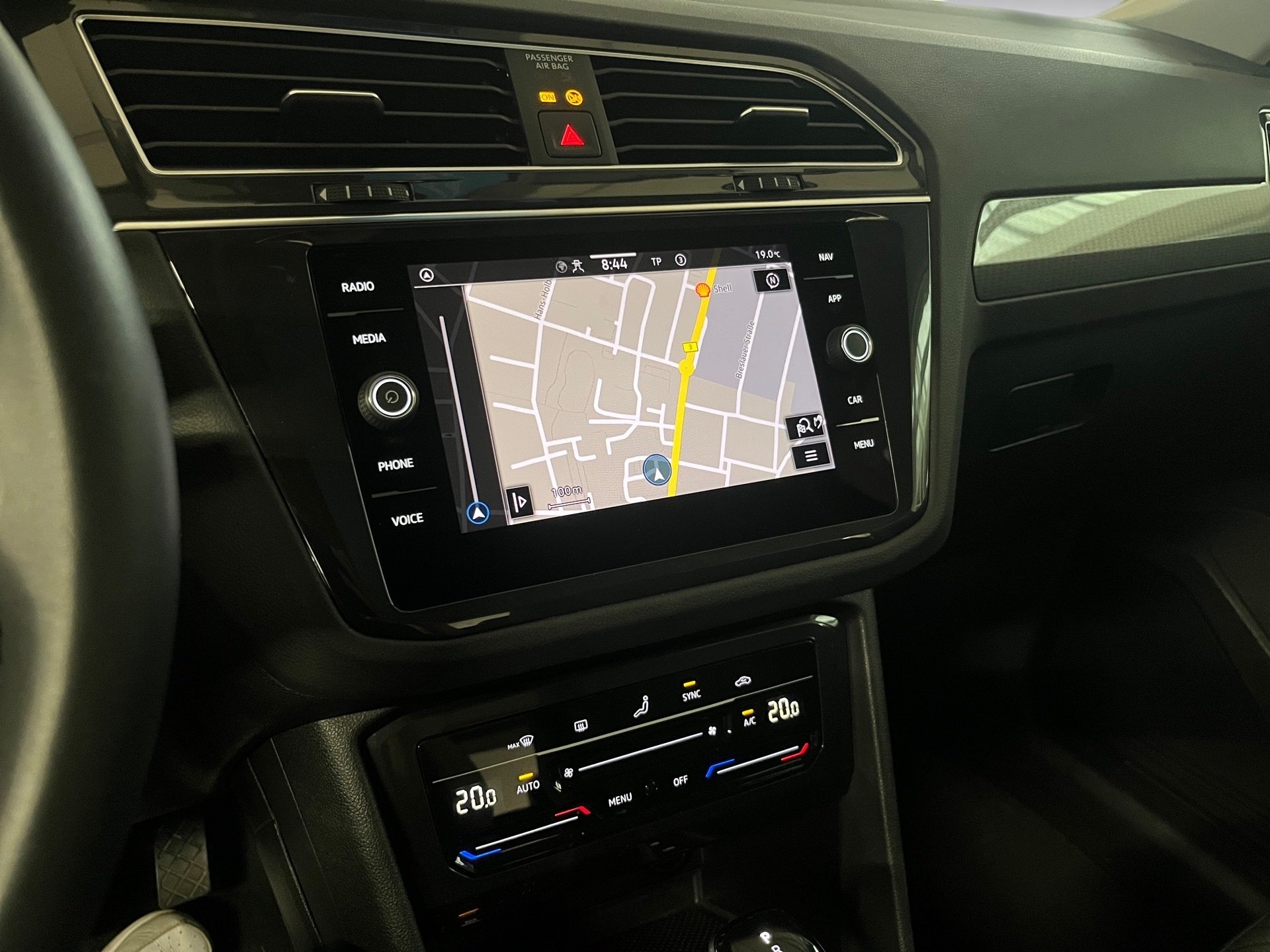 Tiguan LIFE TSI DSG+AHK+ALU 18+TRVAL ASSIST+NAVI+RÜCKFAHRKAMERA+LED+CARGO-PAKET