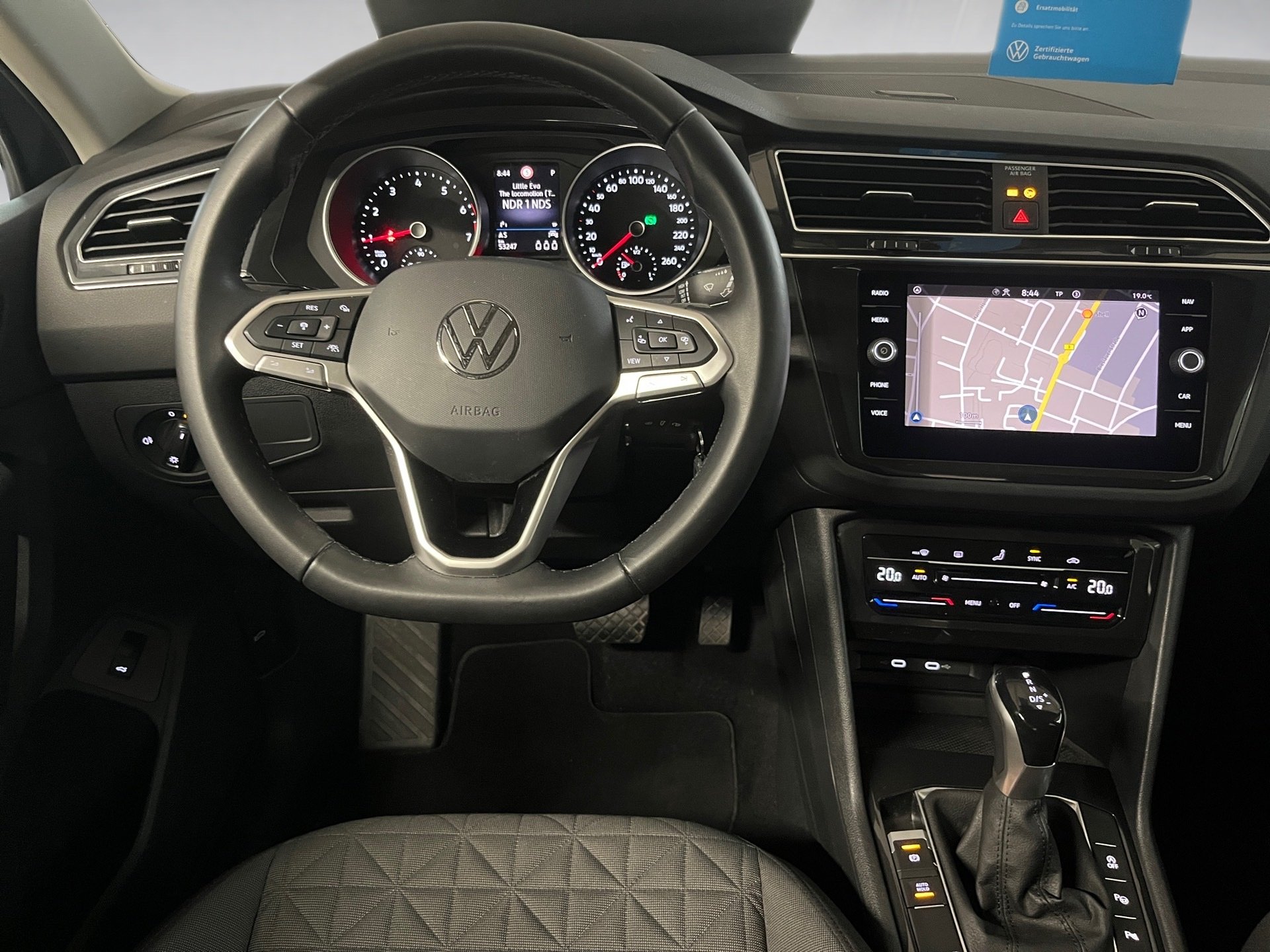 Tiguan LIFE TSI DSG+AHK+ALU 18+TRVAL ASSIST+NAVI+RÜCKFAHRKAMERA+LED+CARGO-PAKET