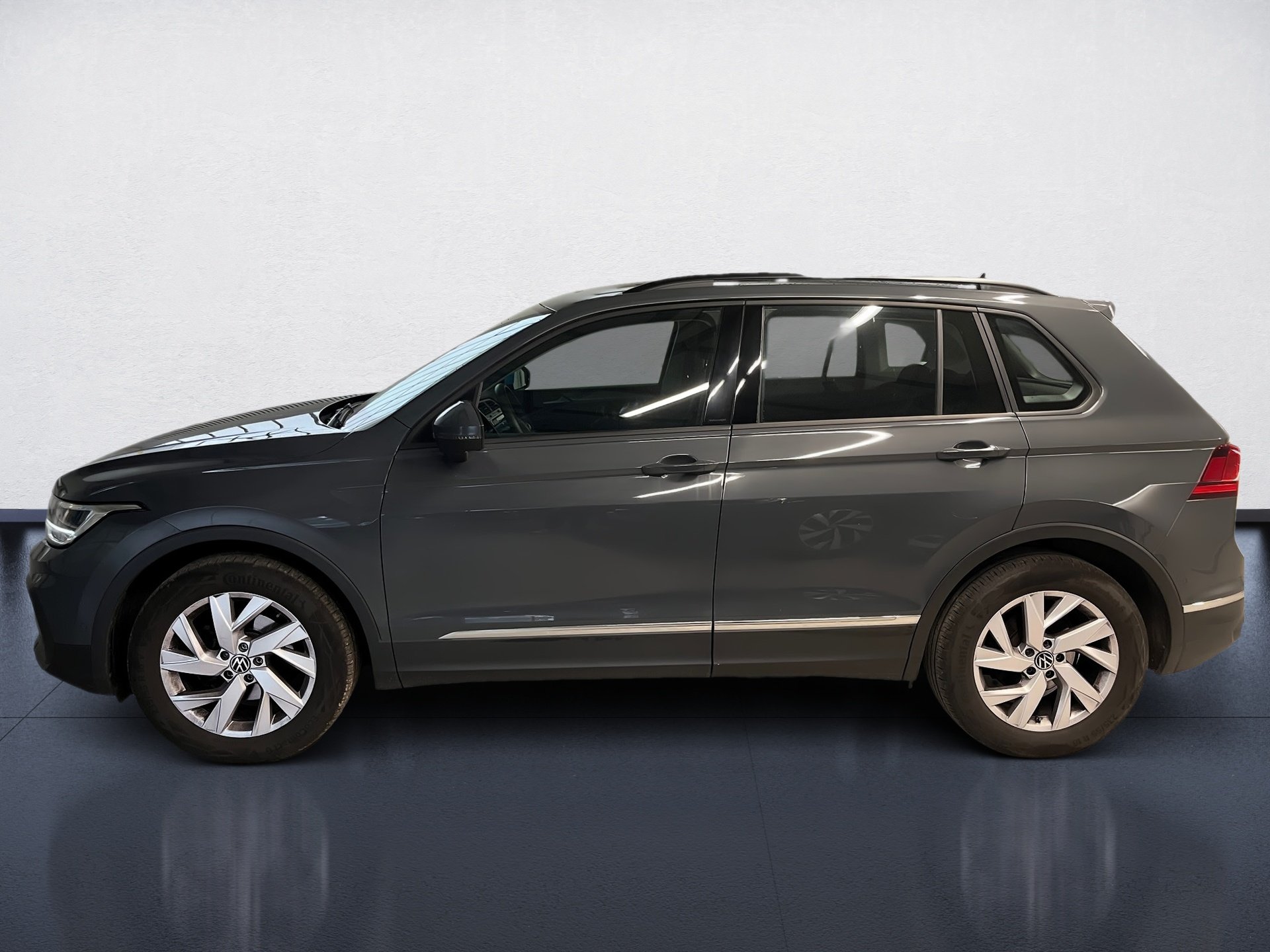 Tiguan LIFE TSI DSG+AHK+ALU 18+TRVAL ASSIST+NAVI+RÜCKFAHRKAMERA+LED+CARGO-PAKET