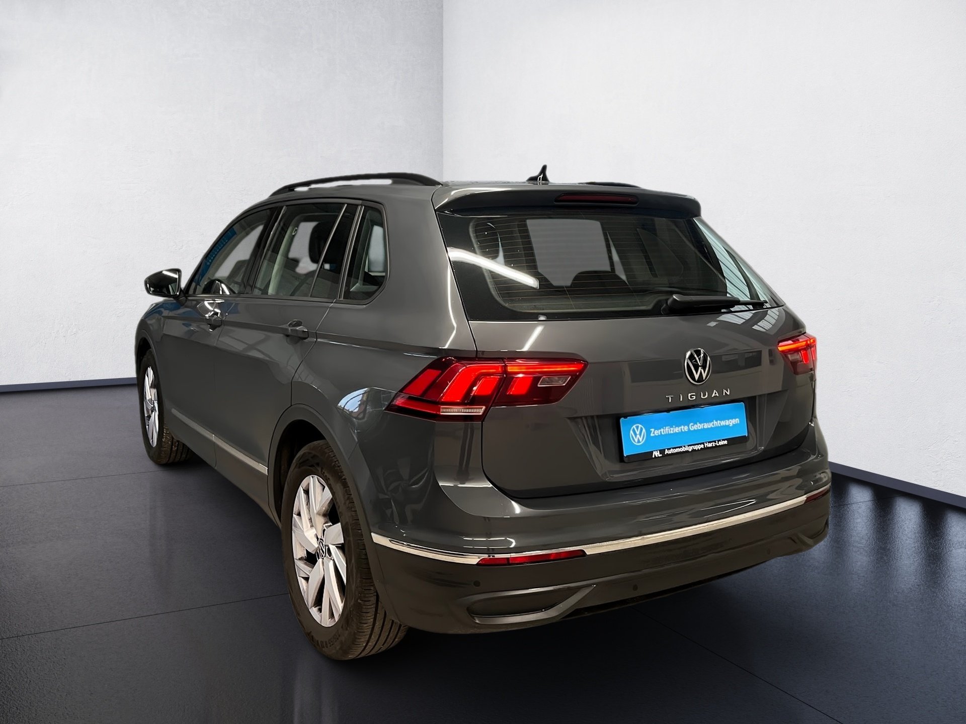 Tiguan LIFE TSI DSG+AHK+ALU 18+TRVAL ASSIST+NAVI+RÜCKFAHRKAMERA+LED+CARGO-PAKET