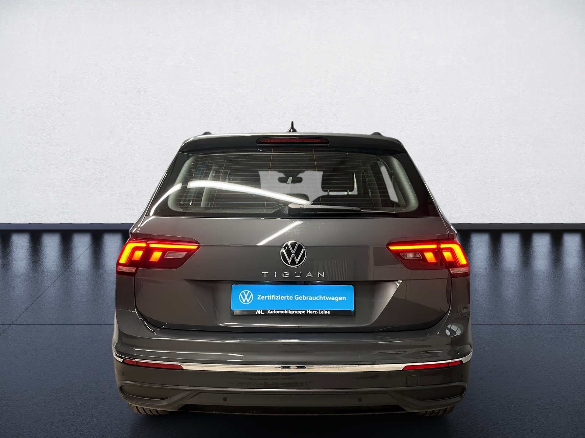 Tiguan LIFE TSI DSG+AHK+ALU 18+TRVAL ASSIST+NAVI+RÜCKFAHRKAMERA+LED+CARGO-PAKET