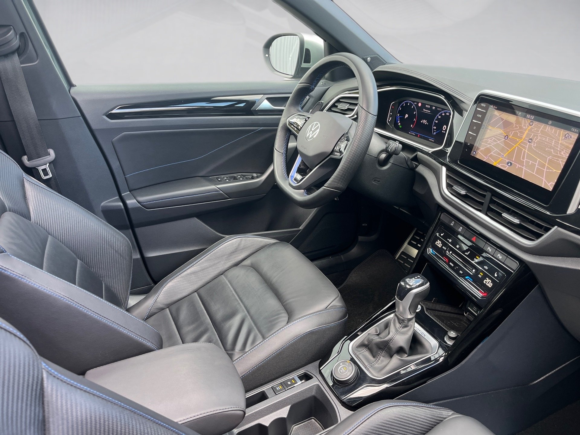 T-Roc R TSI DSG 4MOTION+ALU 19+DCC+AKRAPOVIC+LED-MATRIX+NAVI PRO+BEATS AUDIO