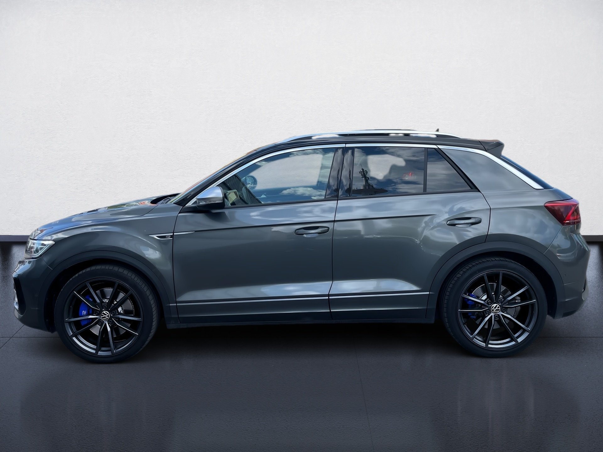 T-Roc R TSI DSG 4MOTION+ALU 19+DCC+AKRAPOVIC+LED-MATRIX+NAVI PRO+BEATS AUDIO