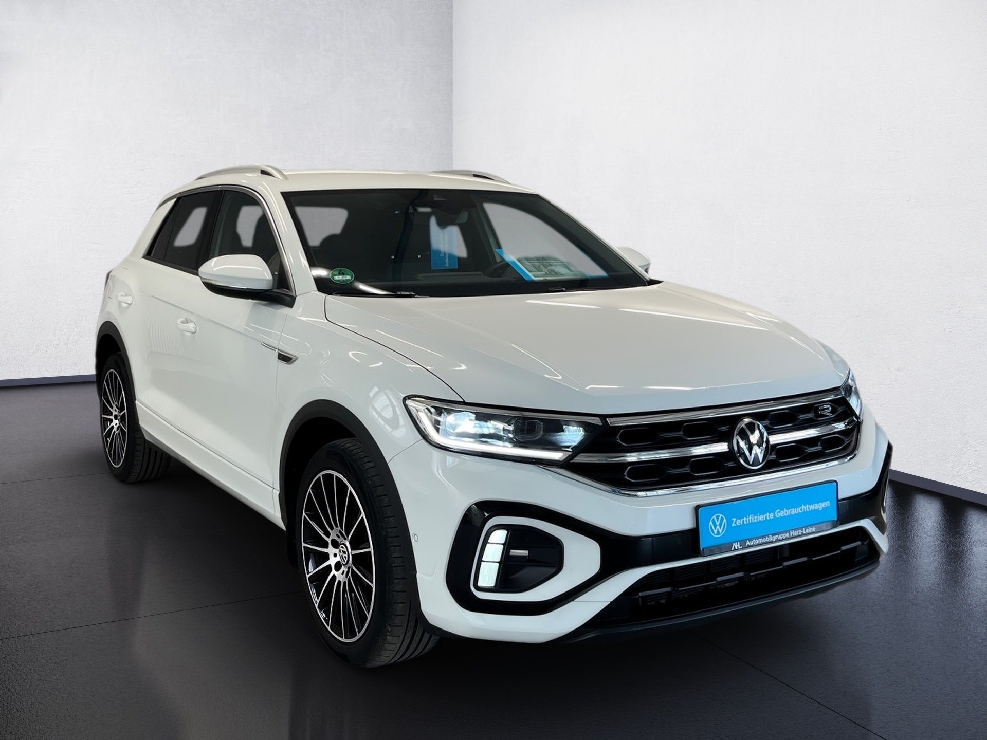 T-Roc R-LINE TSI DSG+AHK+ALU 18+TRAVEL ASSIST+RÜCKFAHRKAMER+NAVI+LED-PLUS+PARK