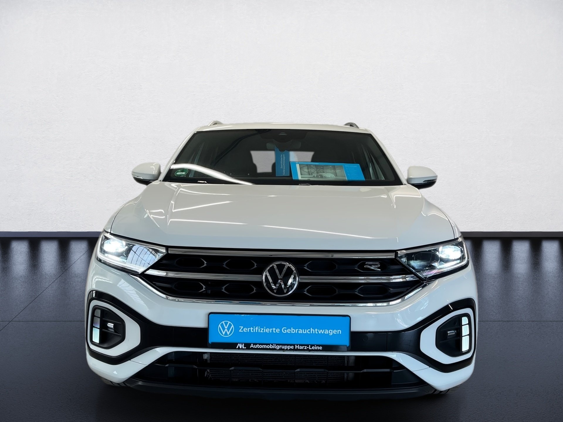 T-Roc R-LINE TSI DSG+AHK+ALU 18+TRAVEL ASSIST+RÜCKFAHRKAMER+NAVI+LED-PLUS+PARK