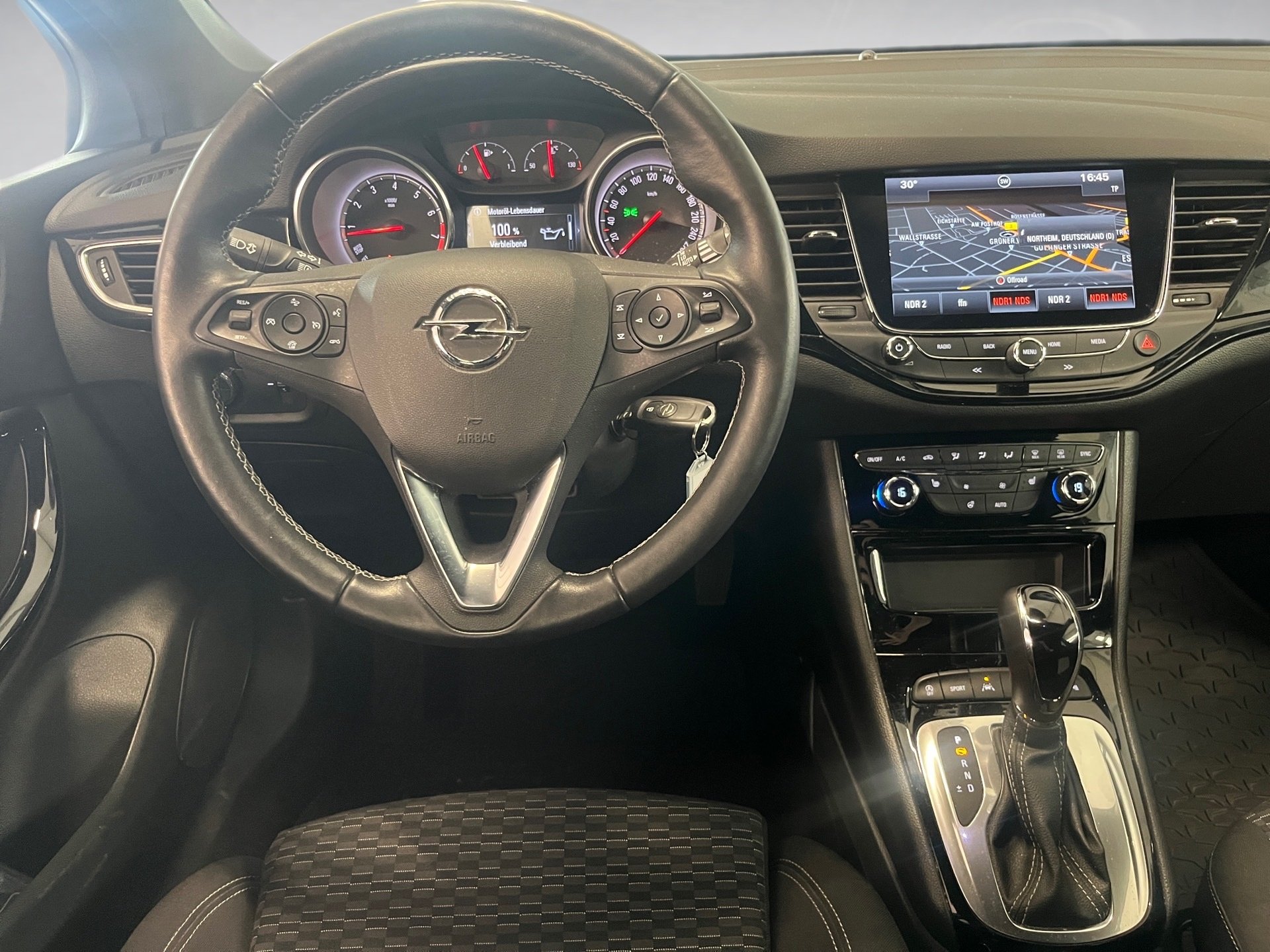 Astra DYNAMIC+ALU 16+NAVI+LED-MATRIX+EINPARKHILFE+RADIO+KLIMA+SITZHEIZUNG