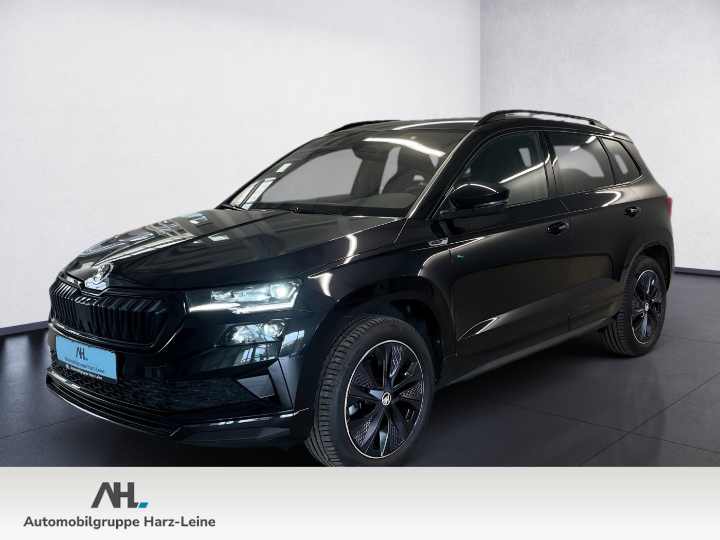 Karoq SPORTLINE TSI DSG 4x4+AHK+18+PANO+LED-MATRIX+RÜC...