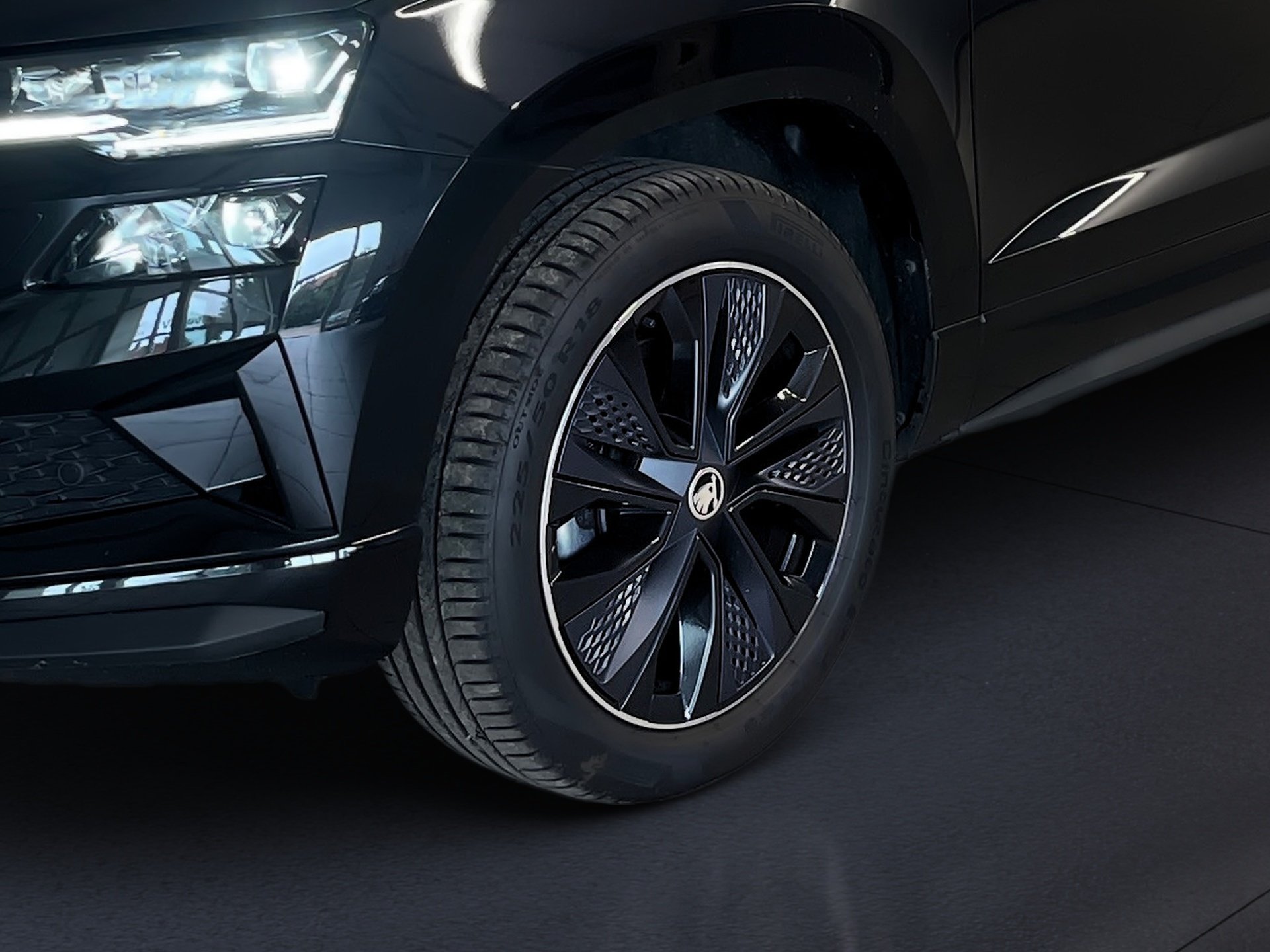 Karoq SPORTLINE TSI DSG 4x4+AHK+18+PANO+LED-MATRIX+RÜCKFAHRKAMERA+TRAVEL ASSIS