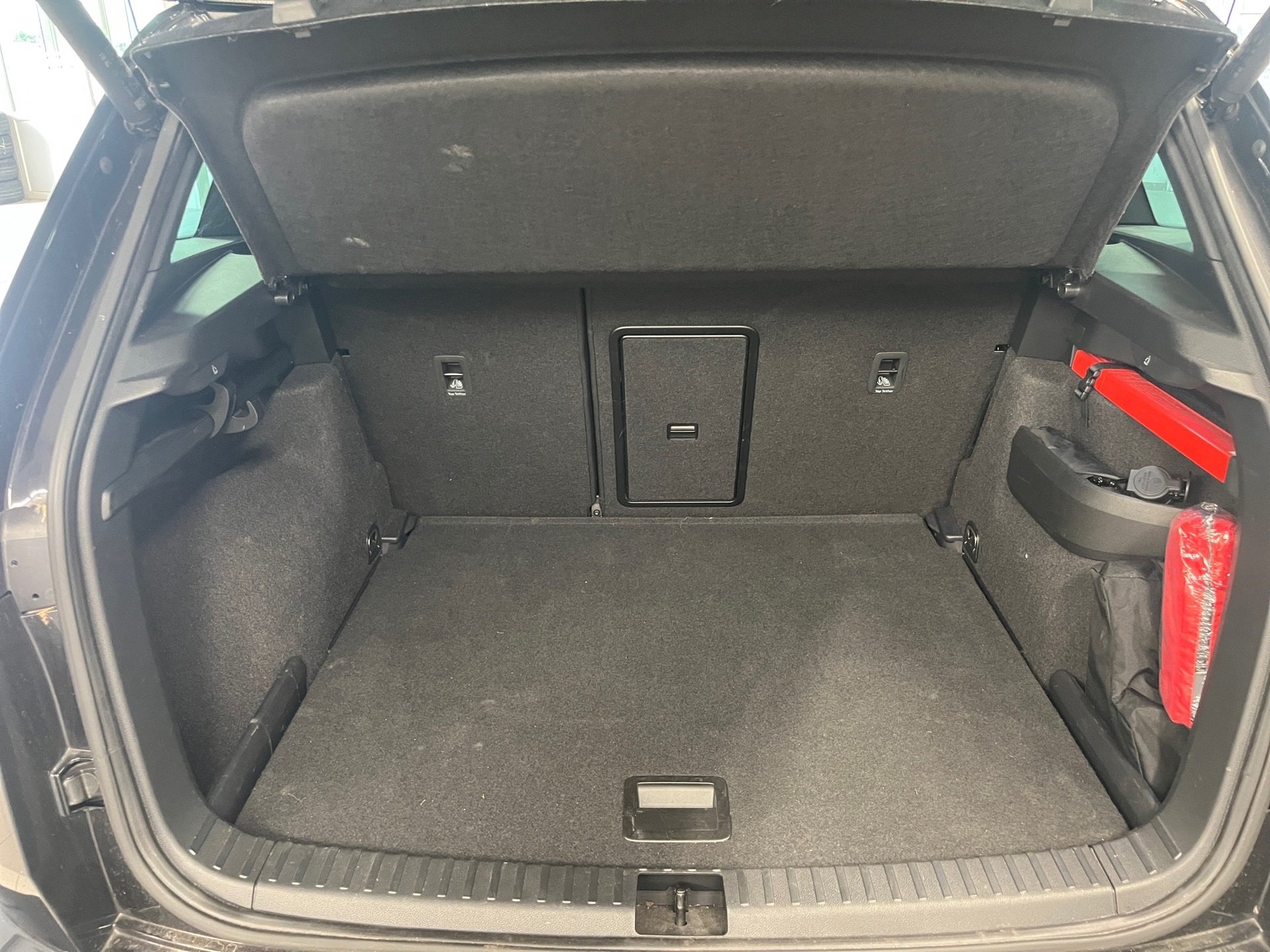 Karoq SPORTLINE TSI DSG 4x4+AHK+18+PANO+LED-MATRIX+RÜCKFAHRKAMERA+TRAVEL ASSIS