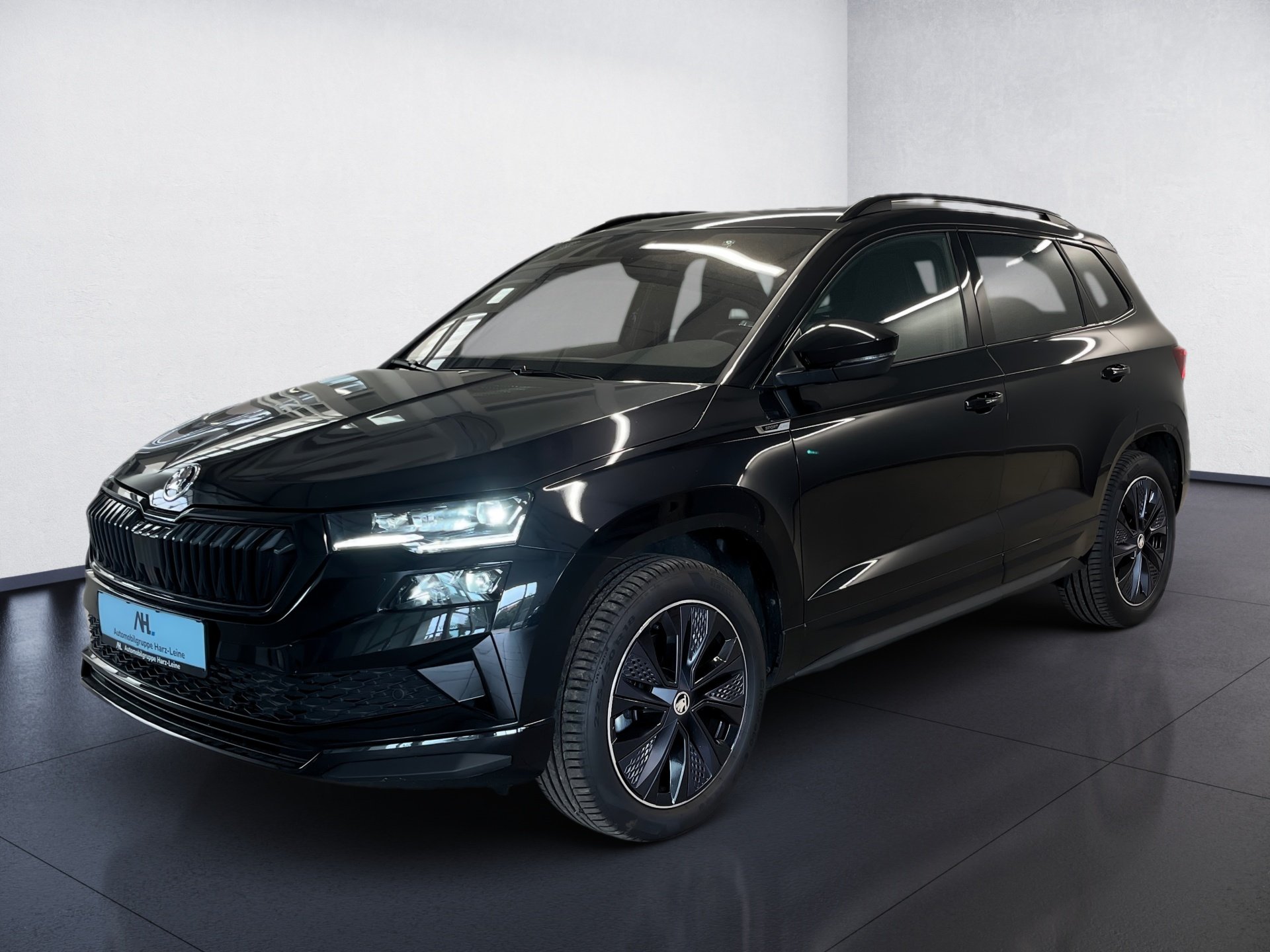 Karoq SPORTLINE TSI DSG 4x4+AHK+18+PANO+LED-MATRIX+RÜCKFAHRKAMERA+TRAVEL ASSIS