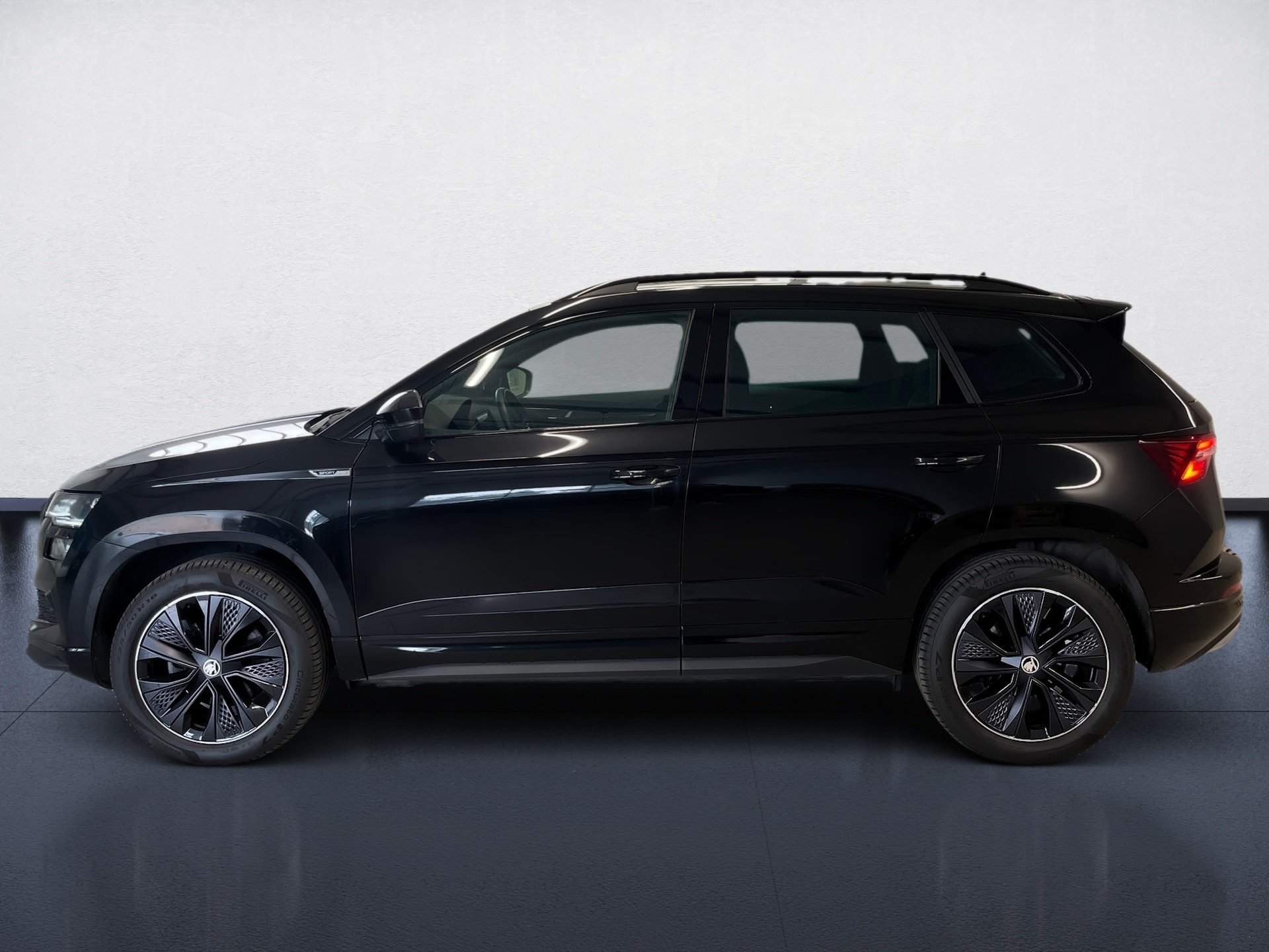 Karoq SPORTLINE TSI DSG 4x4+AHK+18+PANO+LED-MATRIX+RÜCKFAHRKAMERA+TRAVEL ASSIS