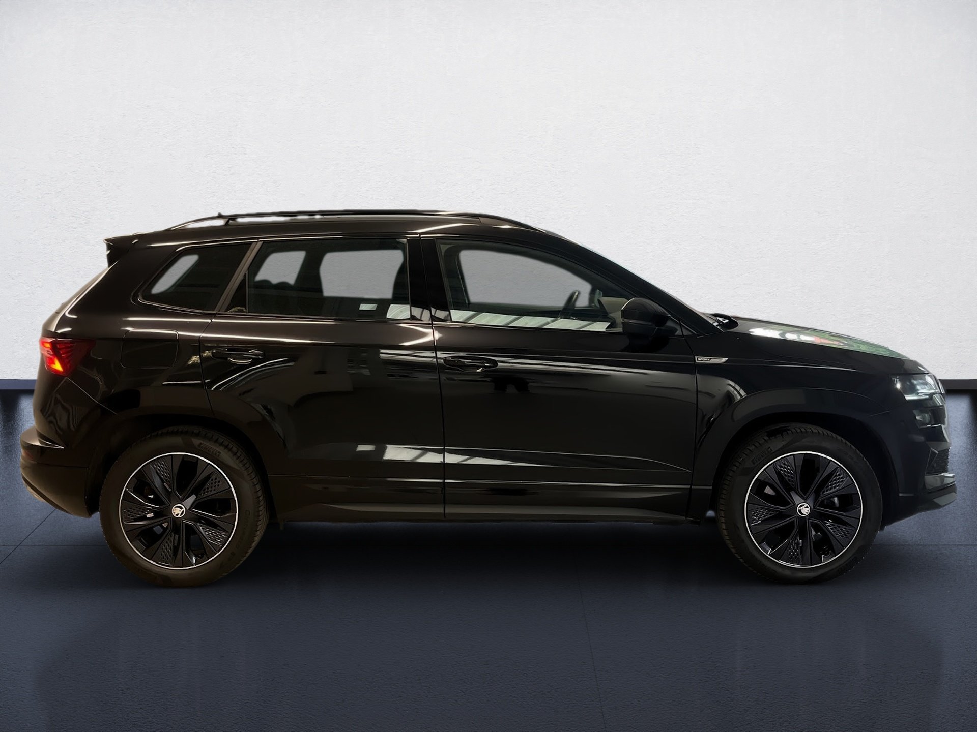 Karoq SPORTLINE TSI DSG 4x4+AHK+18+PANO+LED-MATRIX+RÜCKFAHRKAMERA+TRAVEL ASSIS