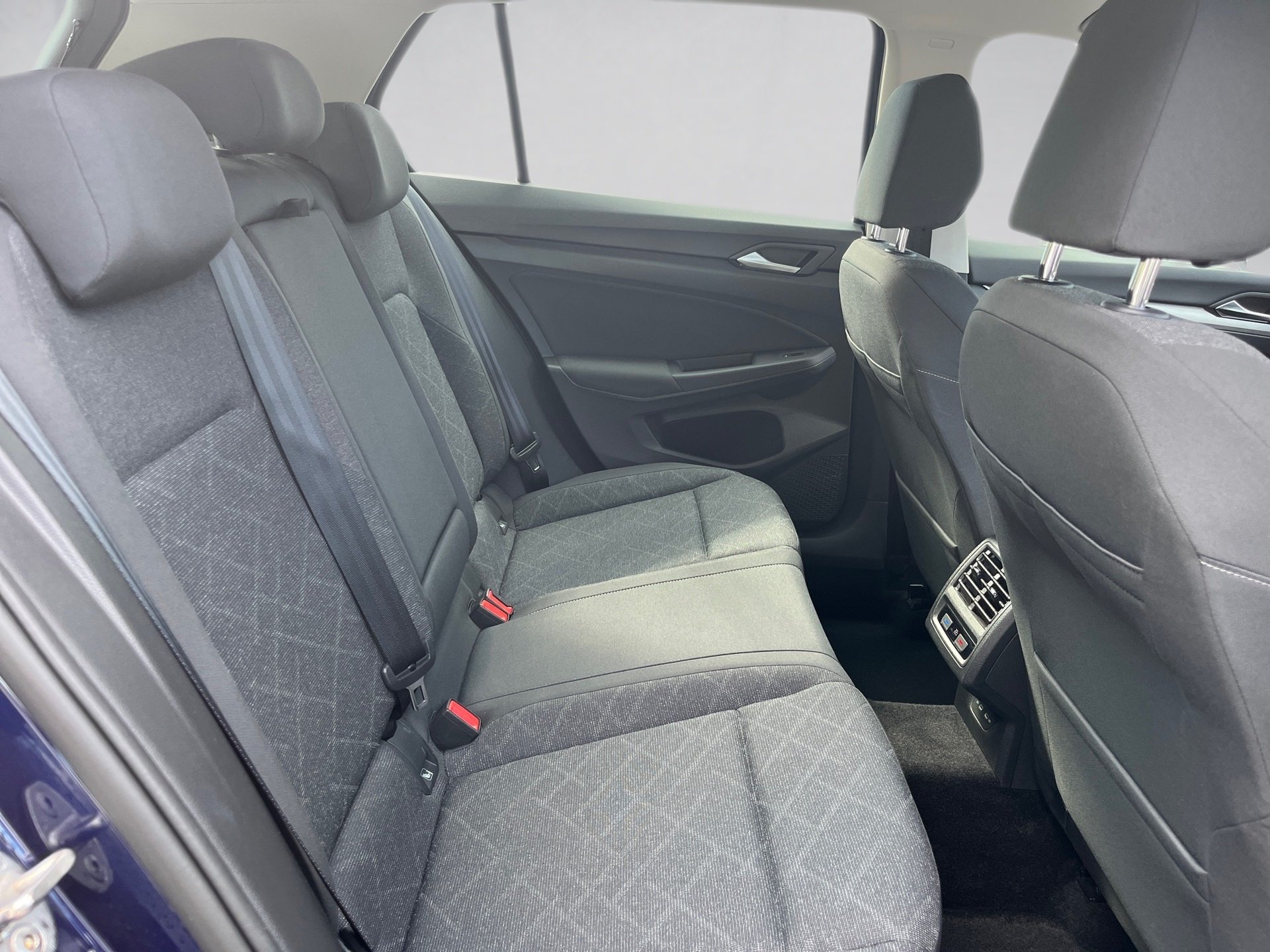 Golf LIFE TSI+ALU 16+TRAVEL ASSIST+LED+NAVI+KLIMA+BUSINESS-PAKET+APP CONNECT