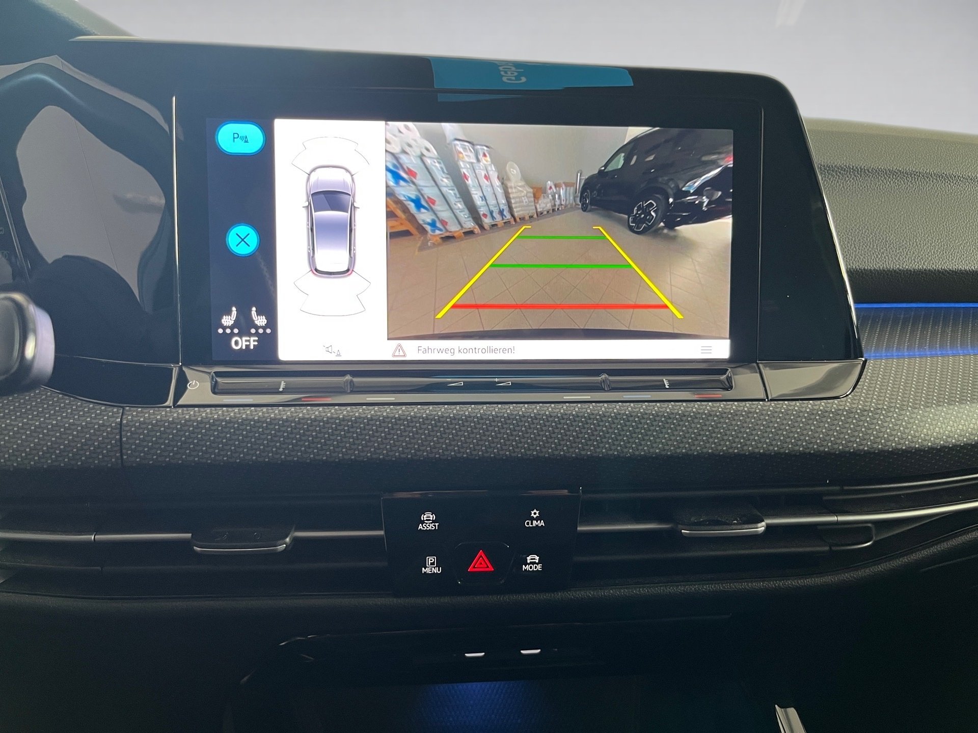 Golf VIII R-LINE eTSI DSG+ALU 18+REAR VIEW+APP CONNECT+IQ.LIGHT+TRAVEL ASSIST+ACC