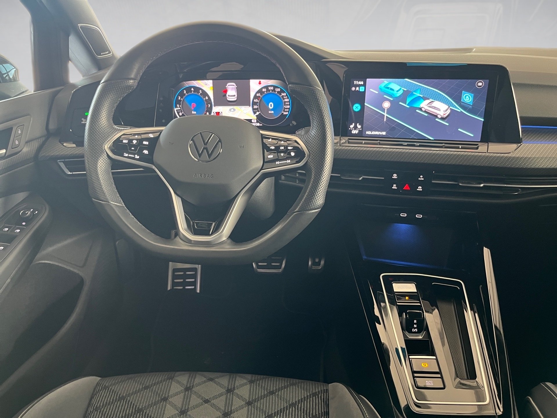 Golf VIII R-LINE eTSI DSG+ALU 18+REAR VIEW+APP CONNECT+IQ.LIGHT+TRAVEL ASSIST+ACC