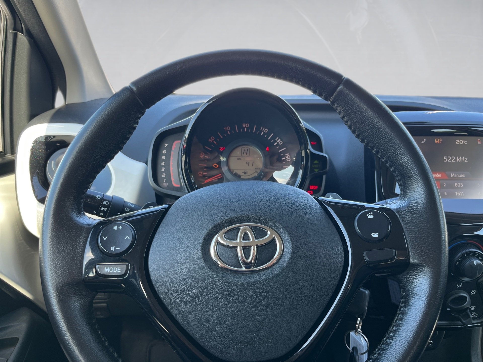 Aygo RÜCKFAHRKAMERA+FALTDACH+BLUETOOTH+KLIMA+X-BUSINESS-PAKET+SITZHEIZUNG