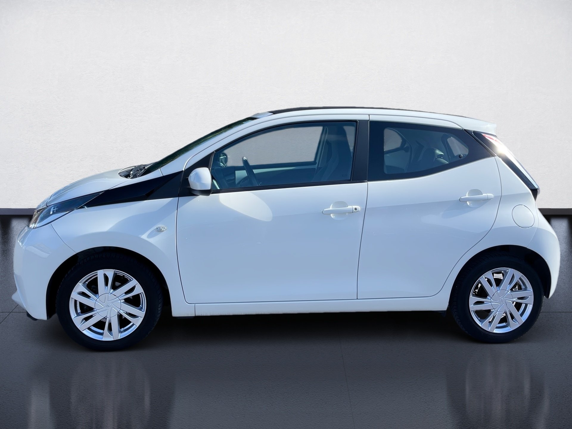Aygo RÜCKFAHRKAMERA+FALTDACH+BLUETOOTH+KLIMA+X-BUSINESS-PAKET+SITZHEIZUNG