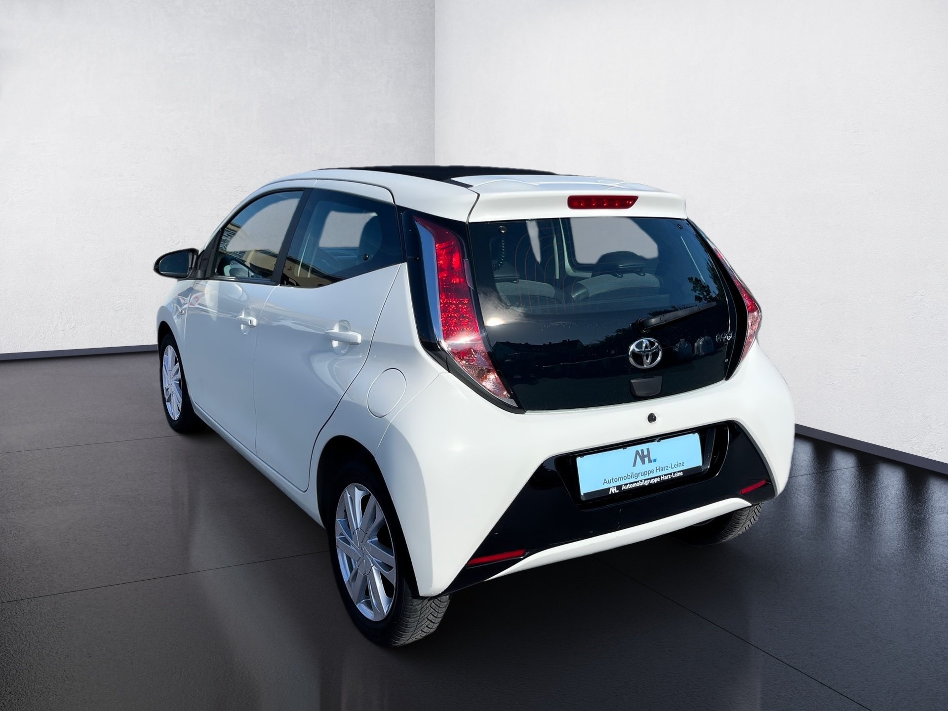Aygo RÜCKFAHRKAMERA+FALTDACH+BLUETOOTH+KLIMA+X-BUSINESS-PAKET+SITZHEIZUNG