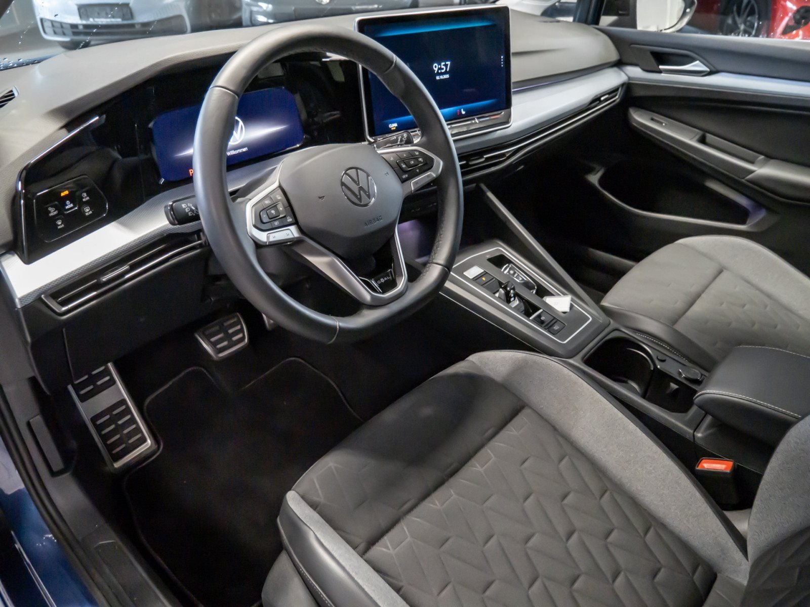 Golf VIII GOAL eTSI DSG+ALU 16+LED-MATRIX+RÜCKFAHRKAMERA+SPORTFAHRWERK+TRAVEL ASSI