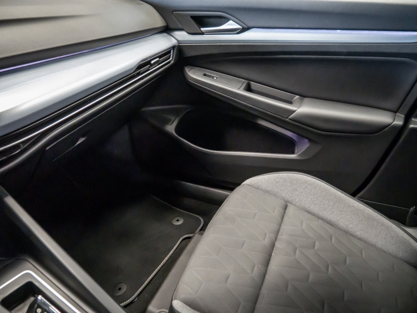 Golf VIII GOAL eTSI DSG+ALU 16+LED-MATRIX+RÜCKFAHRKAMERA+SPORTFAHRWERK+TRAVEL ASSI