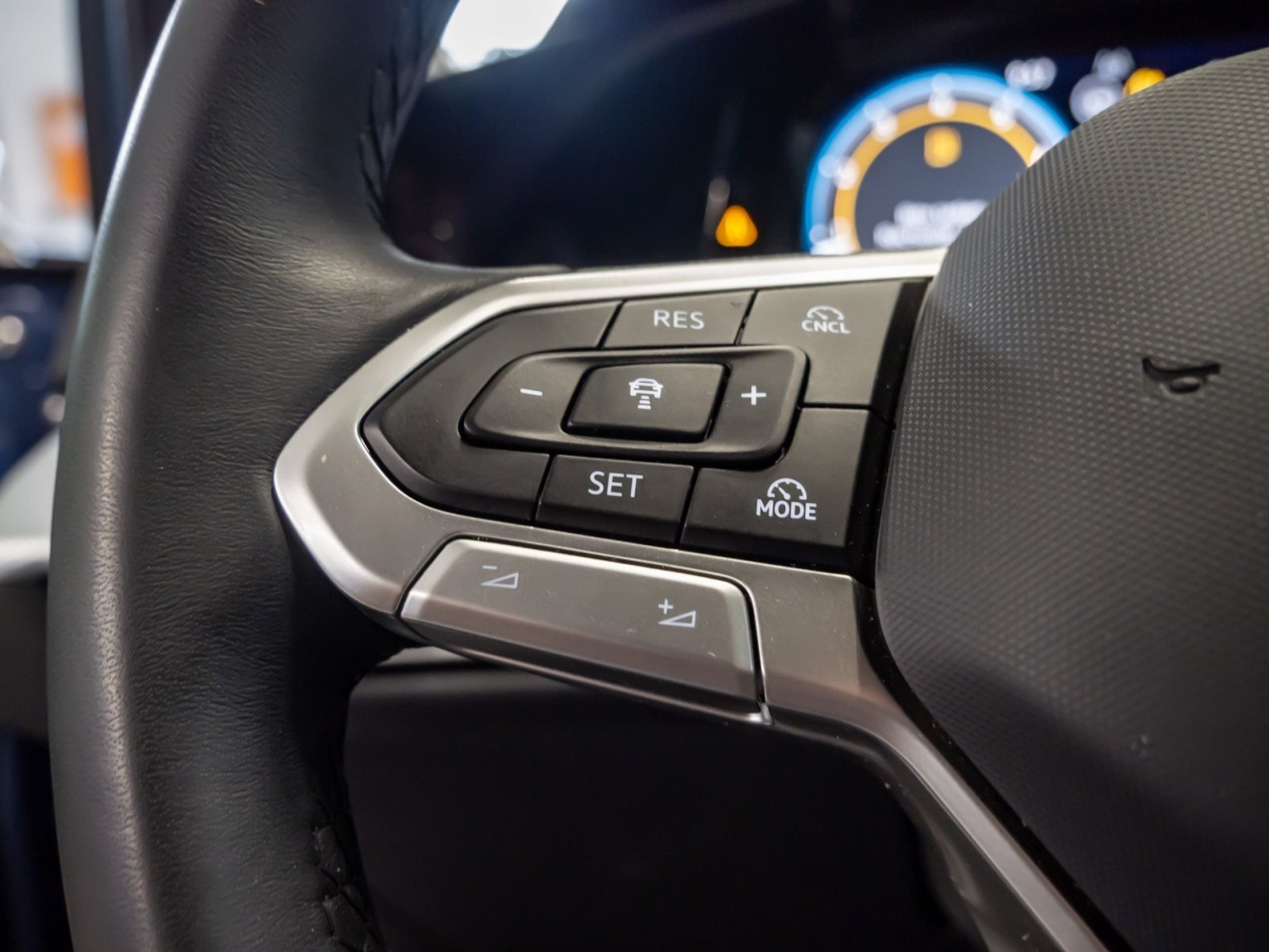 Golf VIII GOAL eTSI DSG+ALU 16+LED-MATRIX+RÜCKFAHRKAMERA+SPORTFAHRWERK+TRAVEL ASSI