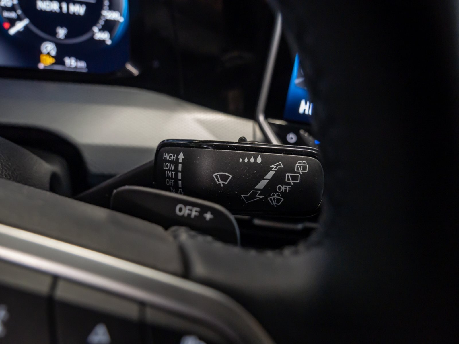 Golf VIII GOAL eTSI DSG+ALU 16+LED-MATRIX+RÜCKFAHRKAMERA+SPORTFAHRWERK+TRAVEL ASSI