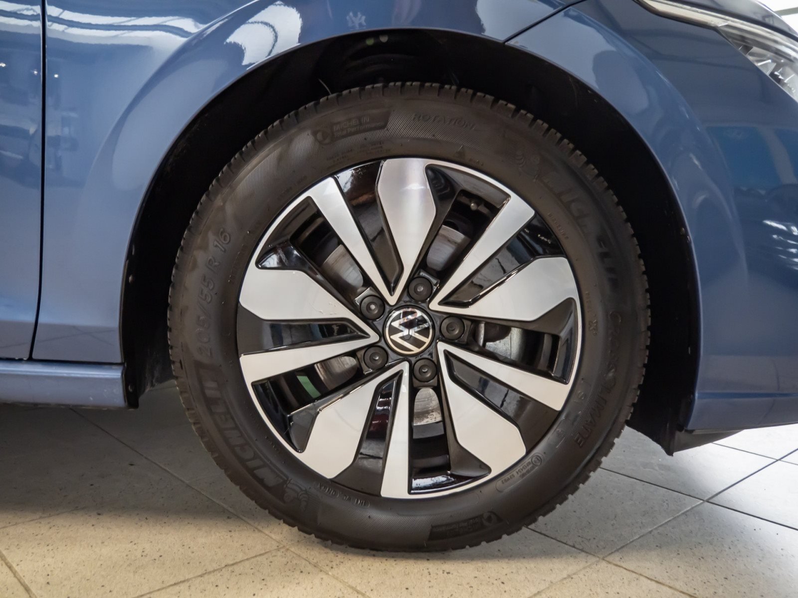 Golf VIII GOAL eTSI DSG+ALU 16+LED-MATRIX+RÜCKFAHRKAMERA+SPORTFAHRWERK+TRAVEL ASSI