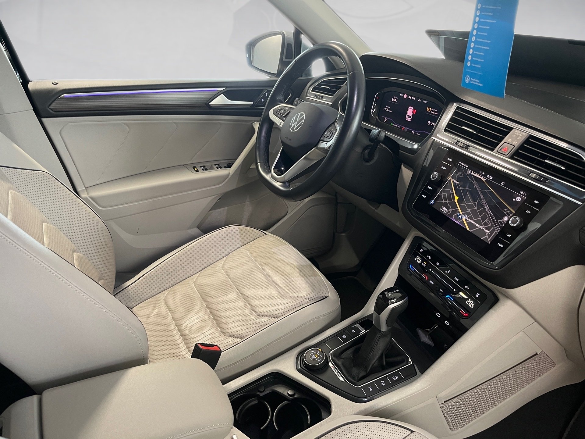 Tiguan Allspace ELEGANCE TSI DSG 4MOTION+ALU 19+AHK+LEDER+HARMAN/KARDON+LED-MATRIX+HUD