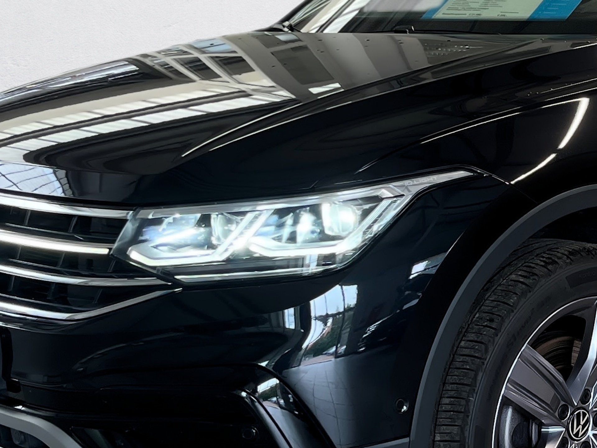 Tiguan Allspace ELEGANCE TSI DSG 4MOTION+ALU 19+AHK+LEDER+HARMAN/KARDON+LED-MATRIX+HUD