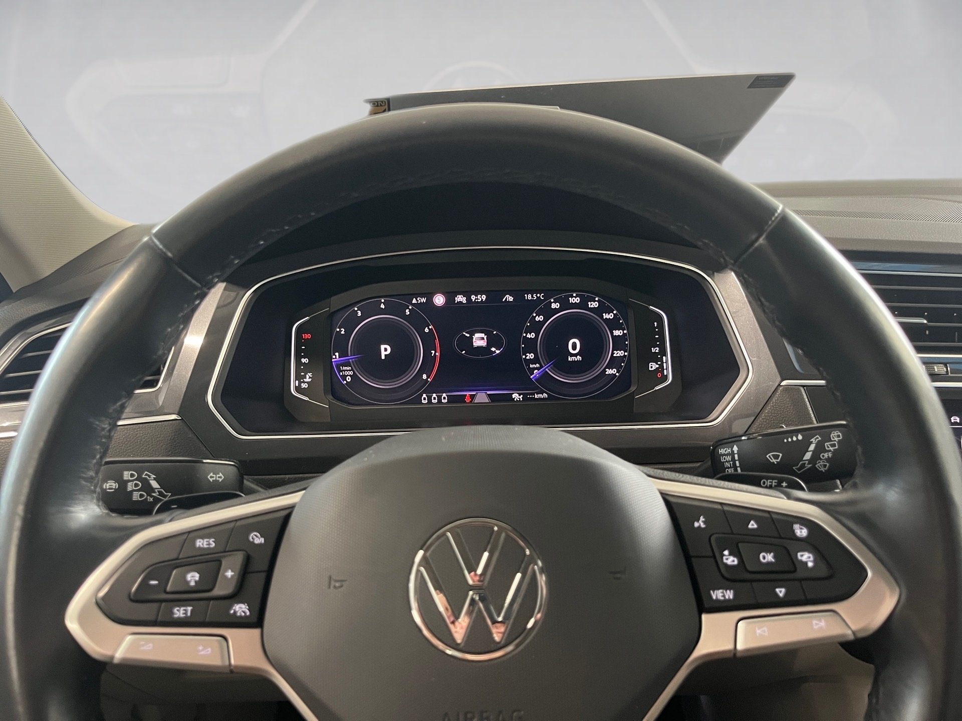 Tiguan Allspace ELEGANCE TSI DSG 4MOTION+ALU 19+AHK+LEDER+HARMAN/KARDON+LED-MATRIX+HUD