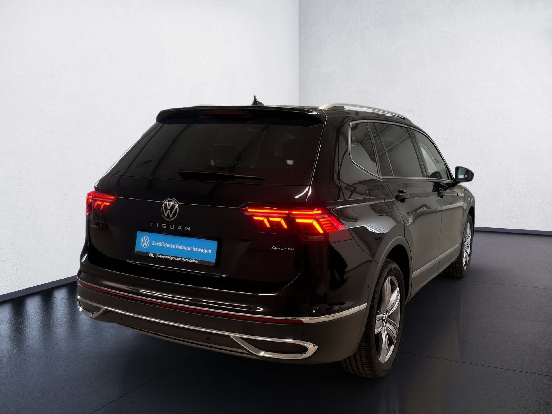 Tiguan Allspace ELEGANCE TSI DSG 4MOTION+ALU 19+AHK+LEDER+HARMAN/KARDON+LED-MATRIX+HUD