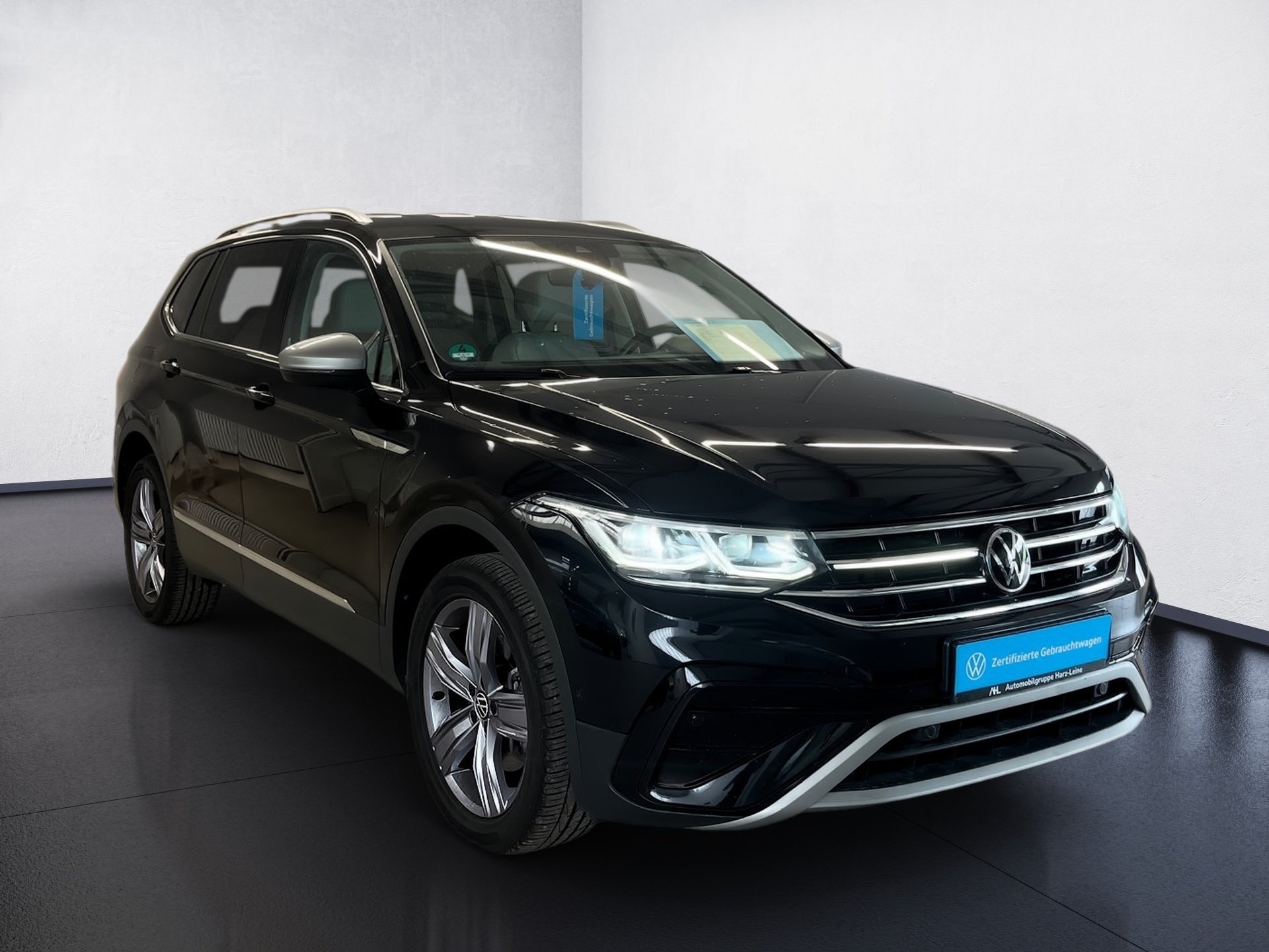 Tiguan Allspace ELEGANCE TSI DSG 4MOTION+ALU 19+AHK+LEDER+HARMAN/KARDON+LED-MATRIX+HUD