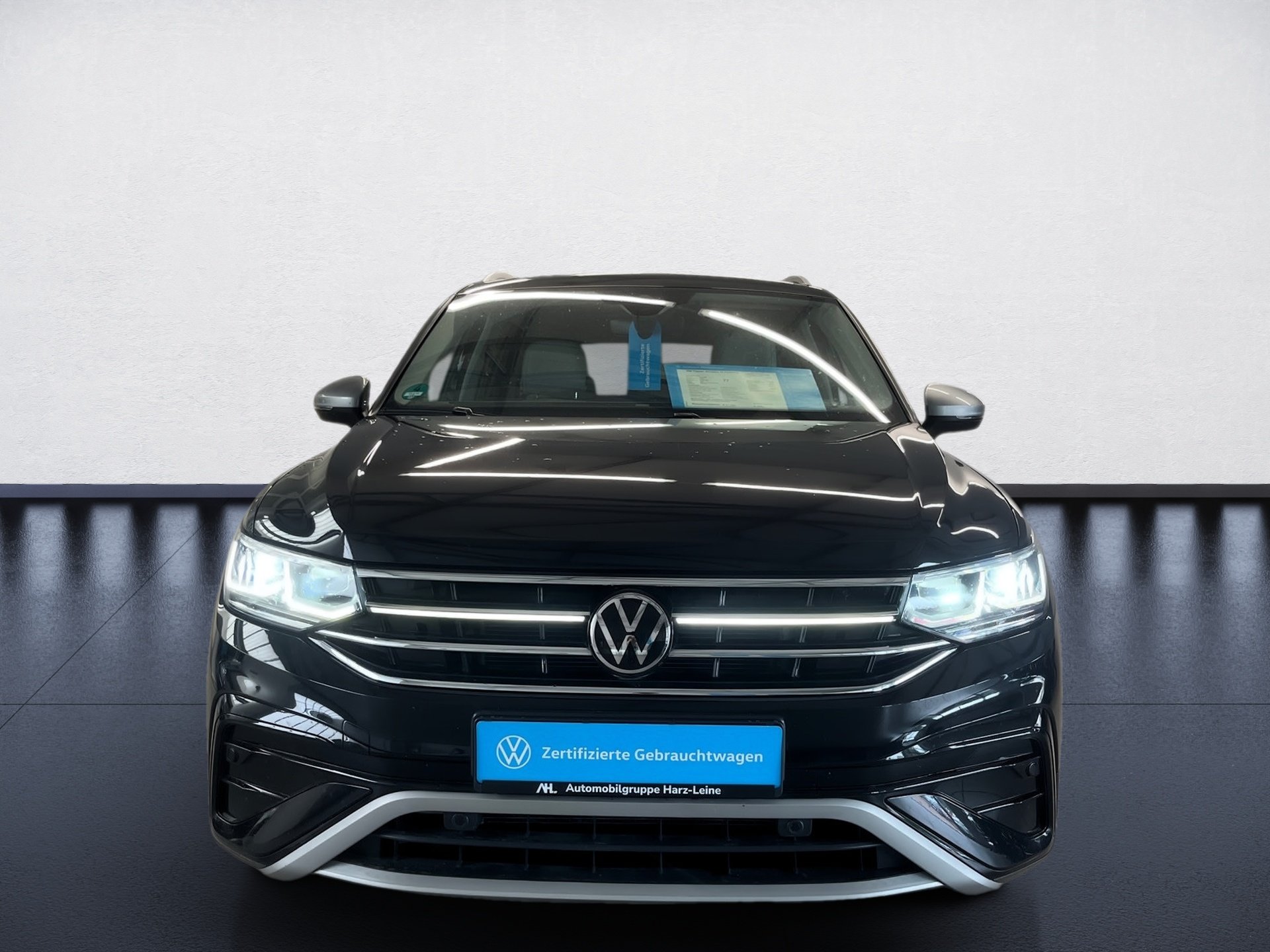 Tiguan Allspace ELEGANCE TSI DSG 4MOTION+ALU 19+AHK+LEDER+HARMAN/KARDON+LED-MATRIX+HUD