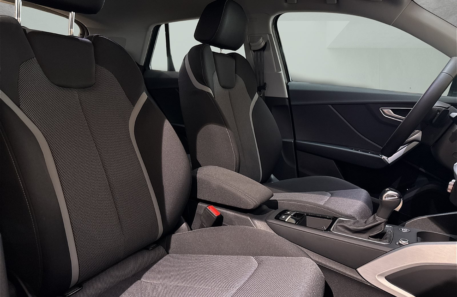 Q2 35 1.5 TFSI S line S tronic Matrix LED RFK Navi