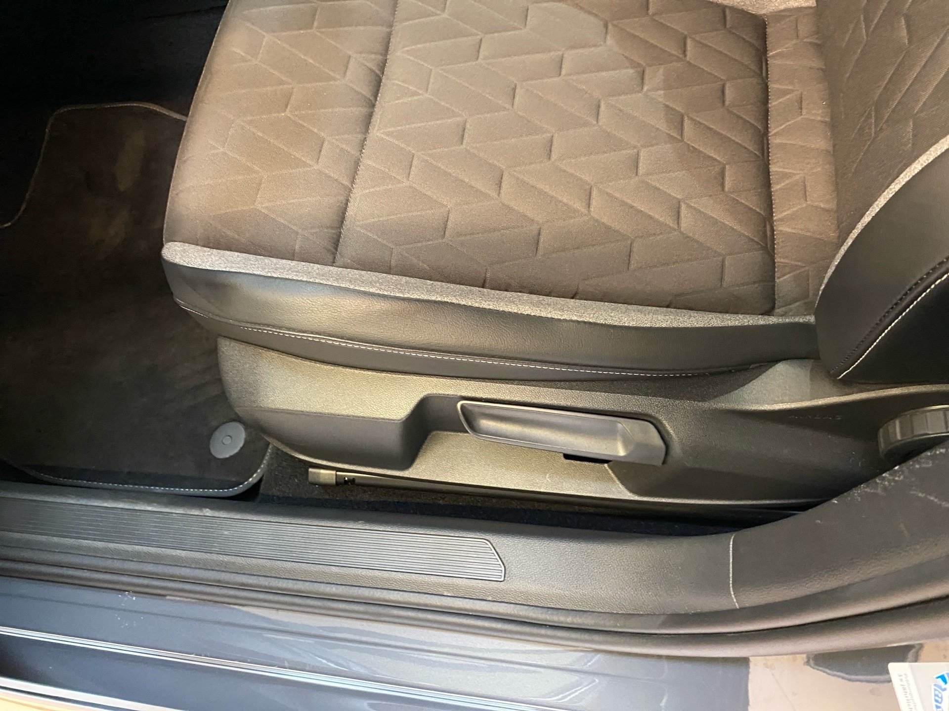 Golf VIII Variant 2.0 TDI Goal DSG AHK IQ.Light Navi RFK