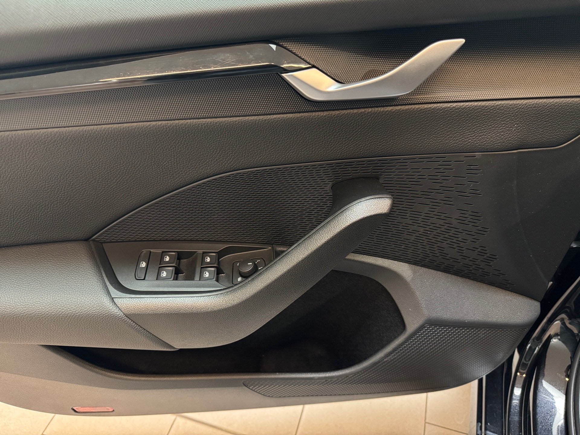 Octavia Combi 1.5 TSI Selection DSG PDC LED Navi