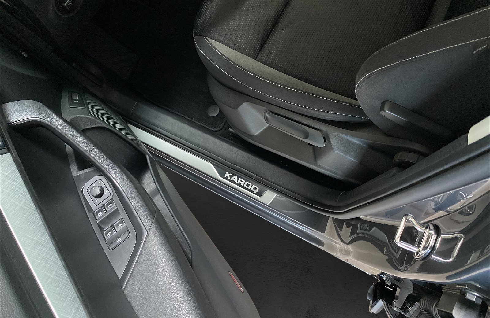 Karoq 1.5 TSI Tour DSG SmartLink AHK LED 4xSHZ