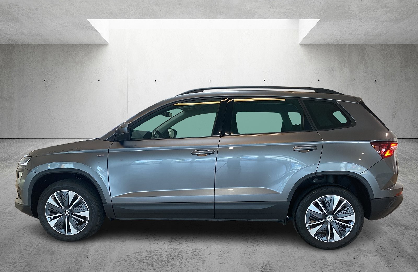 Karoq 1.5 TSI Tour DSG SmartLink AHK LED 4xSHZ