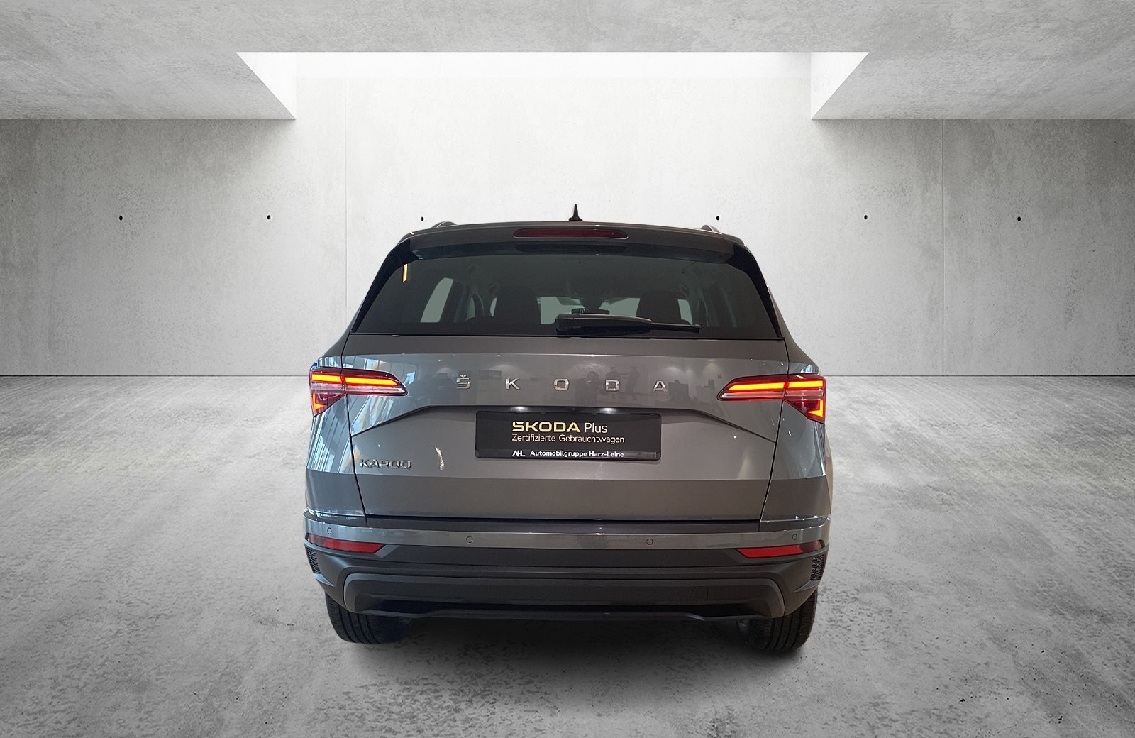 Karoq 1.5 TSI Tour DSG SmartLink AHK LED 4xSHZ