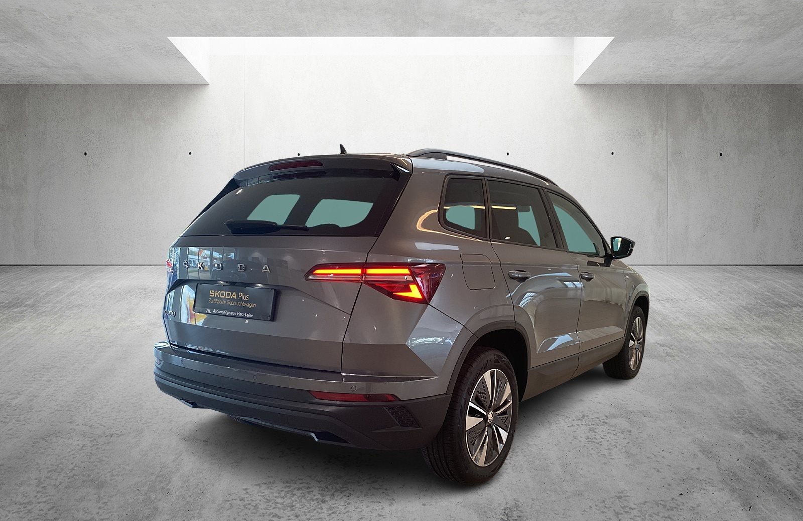 Karoq 1.5 TSI Tour DSG SmartLink AHK LED 4xSHZ