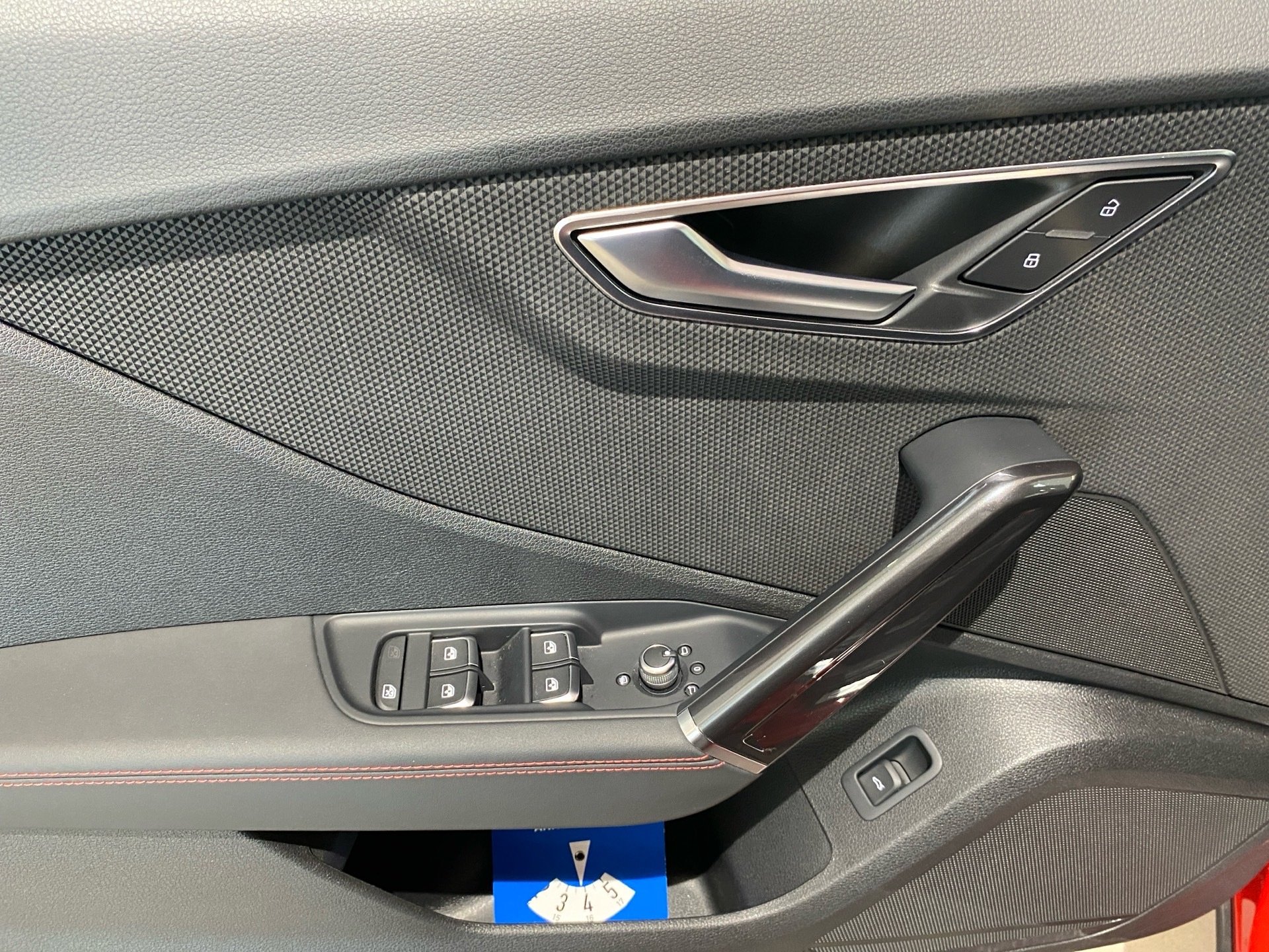 Q2 S line 35 TFSI DSG AHK LED RFK Navi AHK AUT