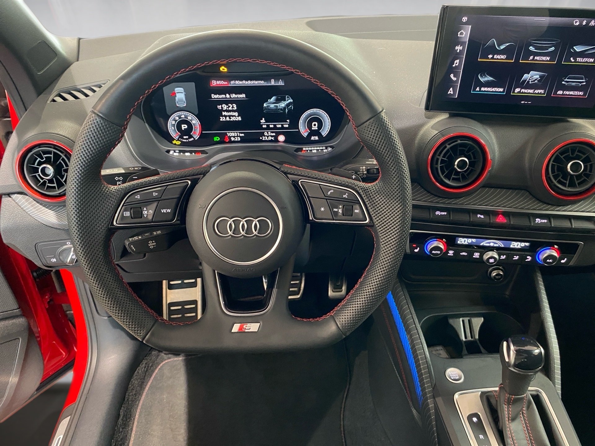 Q2 S line 35 TFSI DSG AHK LED RFK Navi AHK AUT