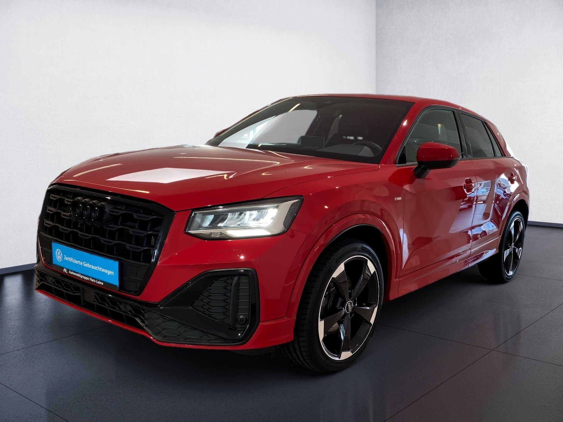 Q2 S line 35 TFSI DSG AHK LED RFK Navi AHK AUT