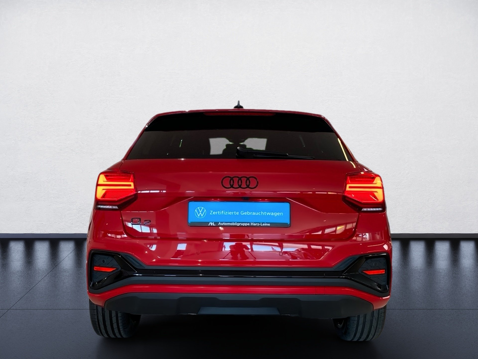 Q2 S line 35 TFSI DSG AHK LED RFK Navi AHK AUT