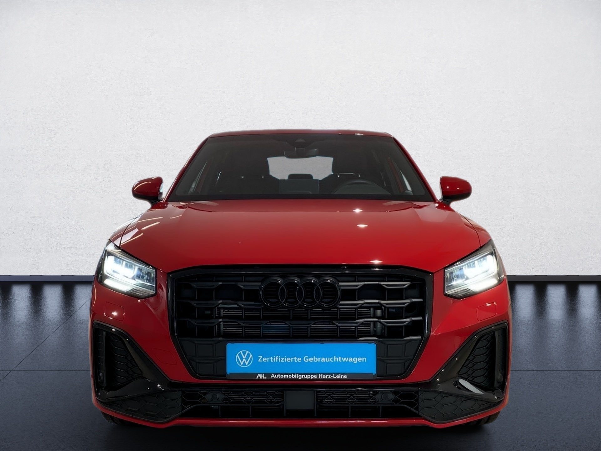Q2 S line 35 TFSI DSG AHK LED RFK Navi AHK AUT